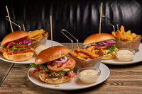 Burgermenu på LAVA Café & Bar