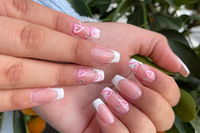 Smukke akryl- eller gelenegle